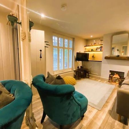 Beautiful Immaculate Aldeburgh Cottage, Sunny Outdoor Space, Free Parking - Easy Walk To Beach & Town 외부 사진