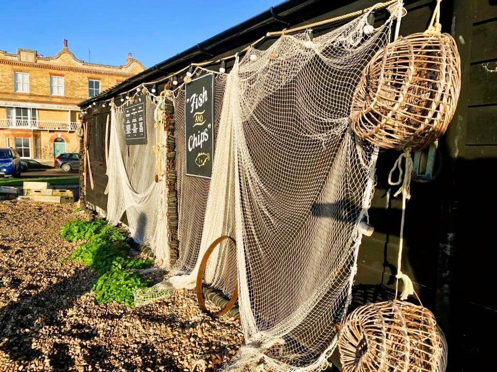 Beautiful Immaculate Aldeburgh Cottage, Sunny Outdoor Space, Free Parking - Easy Walk To Beach & Town 외부 사진