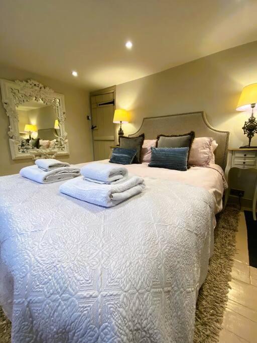 Beautiful Immaculate Aldeburgh Cottage, Sunny Outdoor Space, Free Parking - Easy Walk To Beach & Town 외부 사진