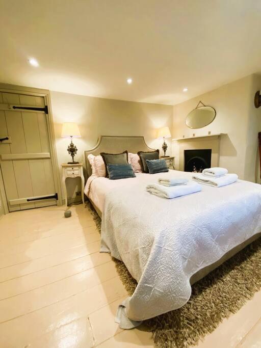 Beautiful Immaculate Aldeburgh Cottage, Sunny Outdoor Space, Free Parking - Easy Walk To Beach & Town 외부 사진