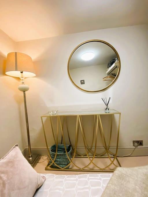 Beautiful Immaculate Aldeburgh Cottage, Sunny Outdoor Space, Free Parking - Easy Walk To Beach & Town 외부 사진