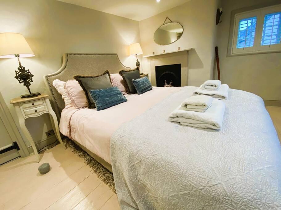 Beautiful Immaculate Aldeburgh Cottage, Sunny Outdoor Space, Free Parking - Easy Walk To Beach & Town 외부 사진